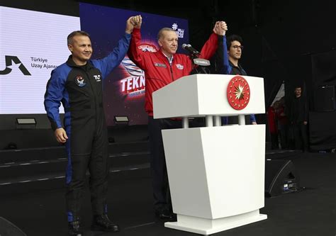 Erdogan unveils Turkey’s first astronaut on election trail